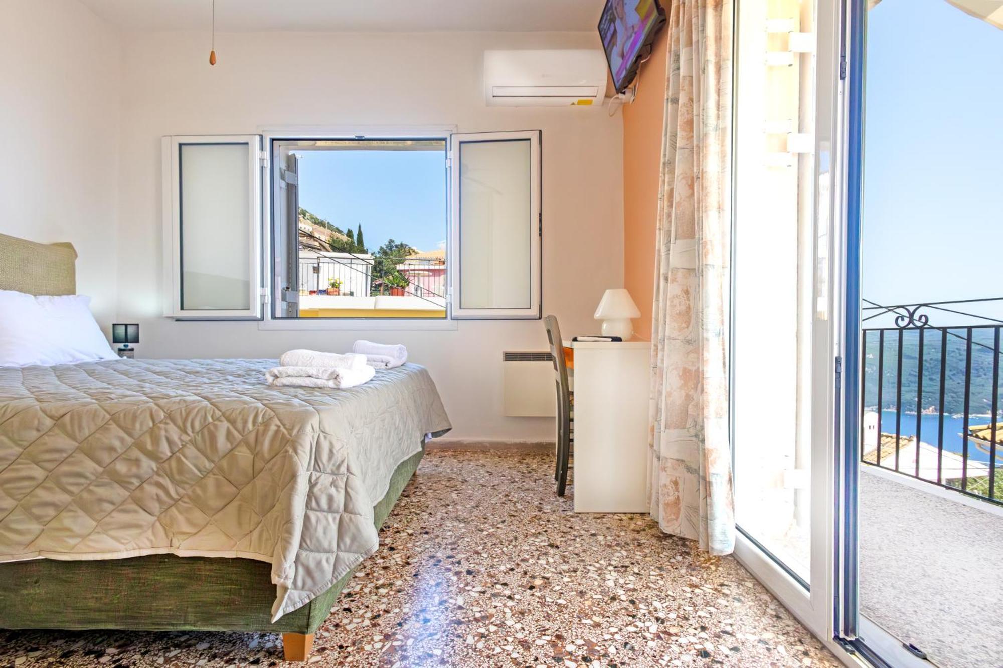 Family House In Lakones * Paleokastritsa